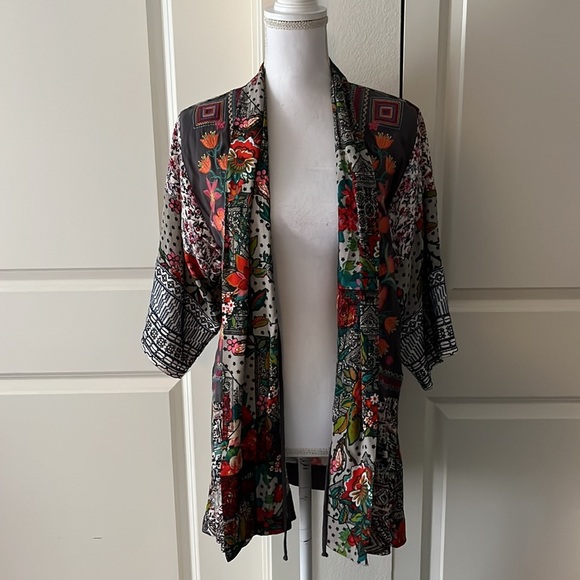 Vincente Boho Multicolor Tie-Front Top - Picture 10 of 14